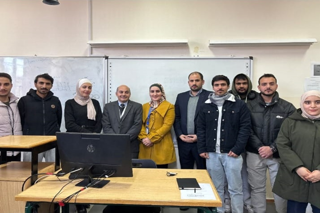 كلية الأعمال في جامعة عمان العربية تسلط الضوء على قصة نجاح خريجتها إسراء المومني3