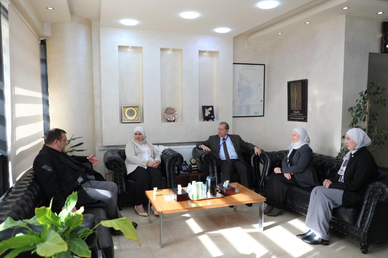 اتفاقية تعاون بين جامعة عمان العربية ومؤسسة نهر الأردن للصناعات الدوائية لتعزيز التدريب العملي والبحث التطبيقي2