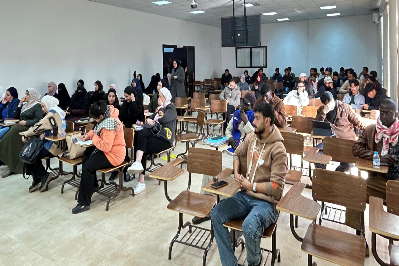 جامعة عمان العربية تنفّذ سلسلة ورش تدريبية في تعليم الأقران من خلال طلبتها7