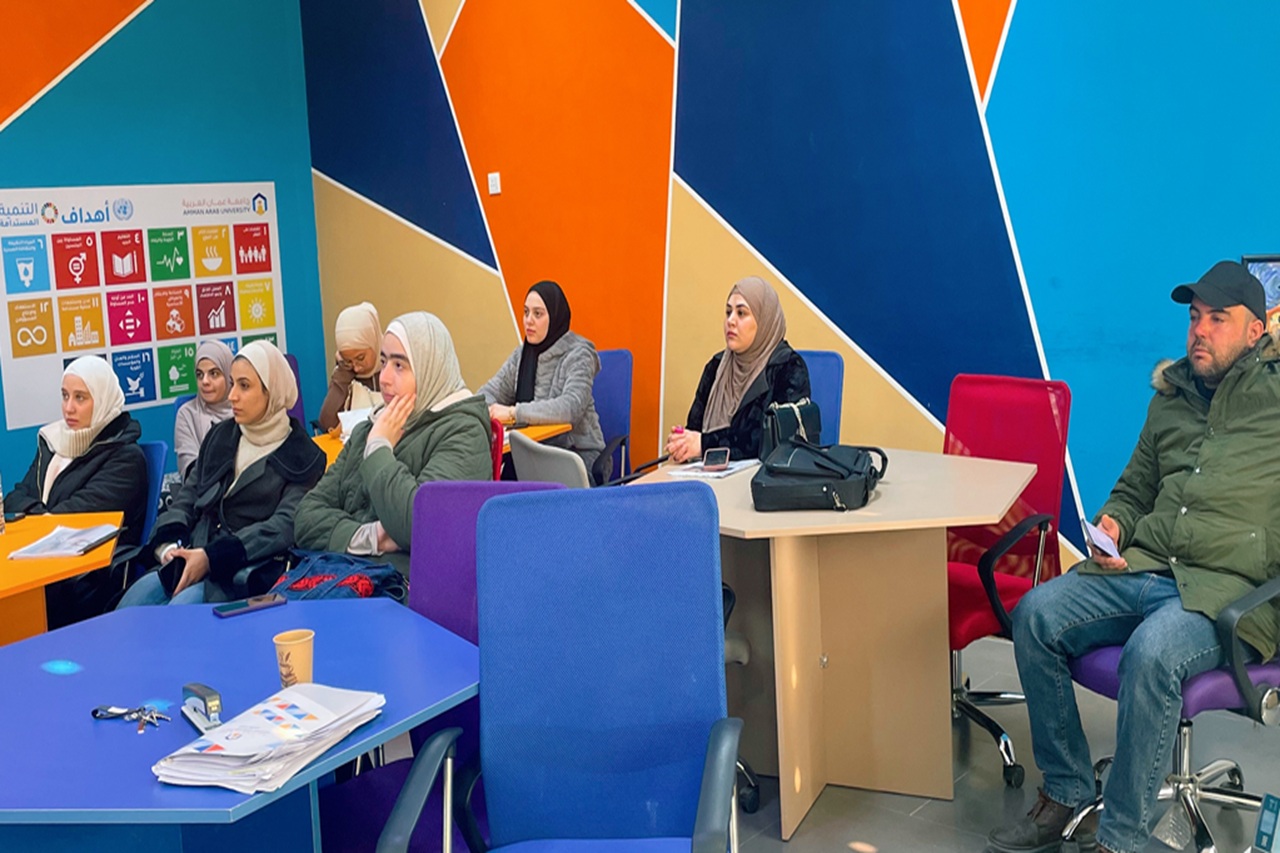 كلية الصيدلة في "عمان العربية" تستضيف الخبير الرواشدة لتعزيز مهارات الطلبة في التكنولوجيا الحيوية الصيدلانية5