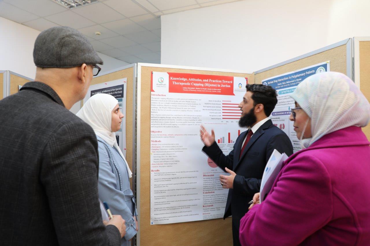 صيدلة "عمان العربية" تنظم عرضًا لمشاريع طلبة الصيدلة البحثية ضمن نهج التعليم القائم على المشاريع11