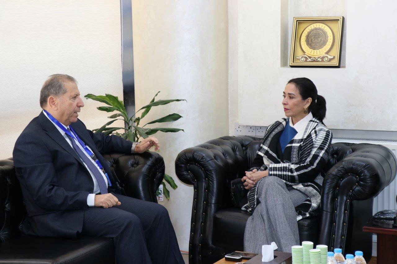 جامعة عمان العربية توقّع مذكرة تفاهم مع جمعية قرى الأطفال SOS الأردنية لتعزيز البرامج التعليمية لأطفال القرى2