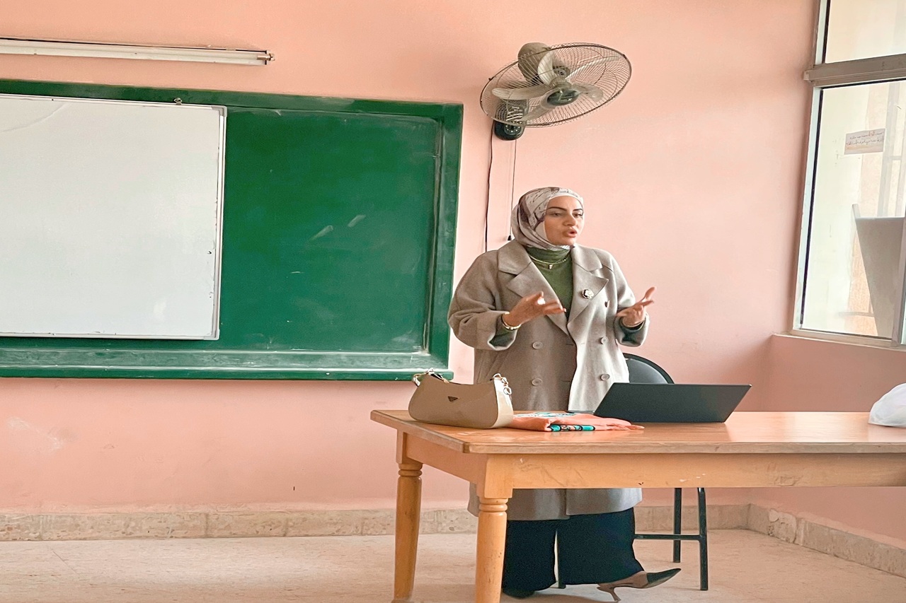 جامعة عمان العربية تواصل دورها المجتمعي بمحاضرة توعوية حول الأمراض المعدية في مدرسة مثلث مليح2