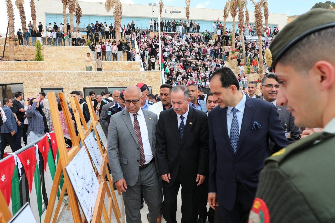جامعة عمان العربية تُحيي ذكرى الكرامة الخالدة ويوم العلم الأردني في مشهد وطني يجسّد معاني العزة والانتماء15