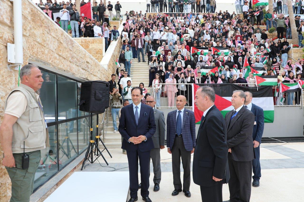 جامعة عمان العربية تُحيي ذكرى الكرامة الخالدة ويوم العلم الأردني في مشهد وطني يجسّد معاني العزة والانتماء21