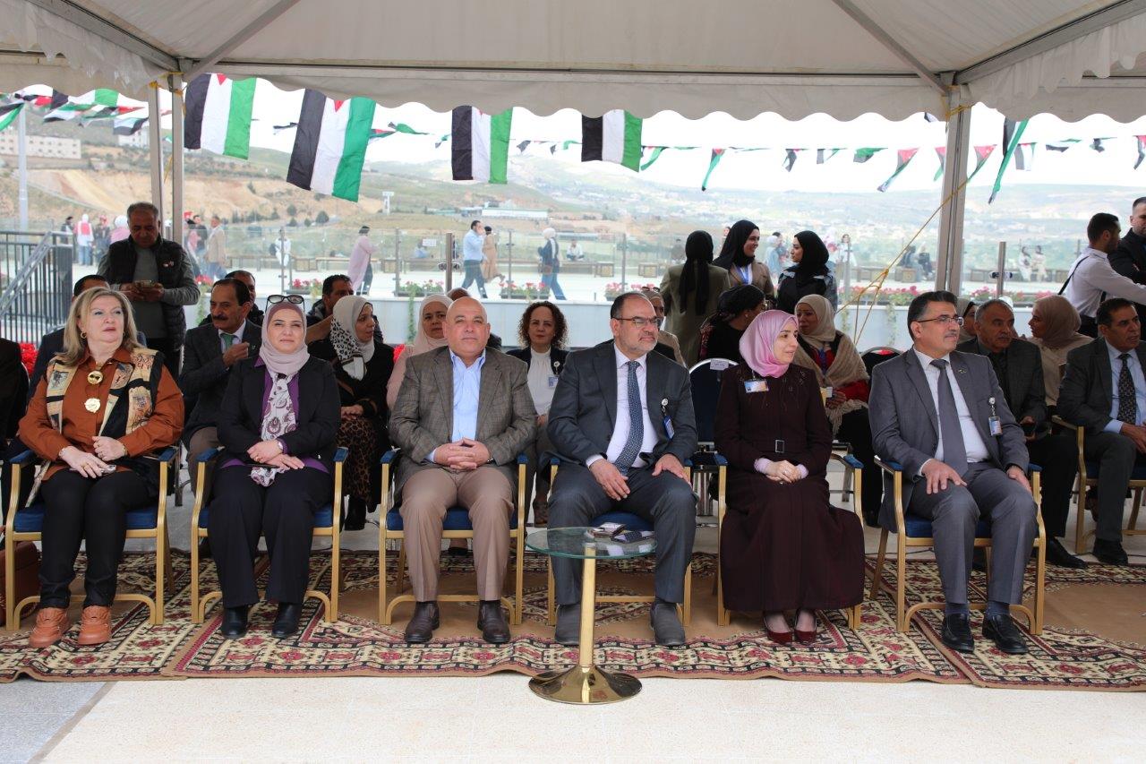 جامعة عمان العربية تُحيي ذكرى الكرامة الخالدة ويوم العلم الأردني في مشهد وطني يجسّد معاني العزة والانتماء23