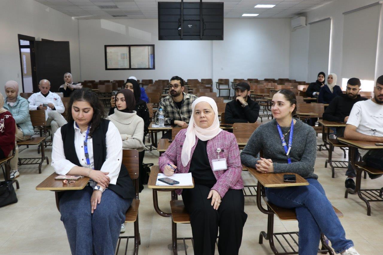 لقاء حواري في صيدلة "عمان العربية" يعزز روح الأسرة الواحدة ويؤكد الشراكة مع الطلبة2