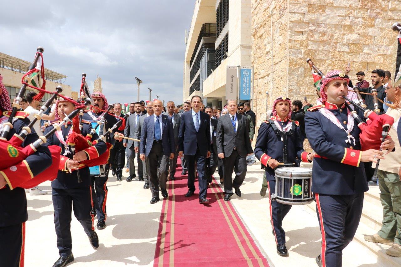 جامعة عمان العربية تُحيي ذكرى الكرامة الخالدة ويوم العلم الأردني في مشهد وطني يجسّد معاني العزة والانتماء46
