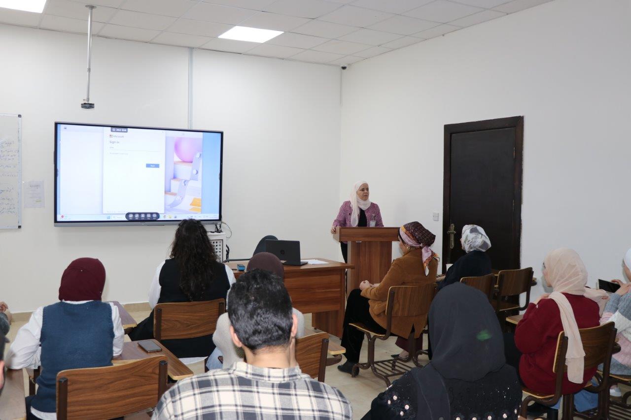 لقاء حواري في صيدلة "عمان العربية" يعزز روح الأسرة الواحدة ويؤكد الشراكة مع الطلبة7