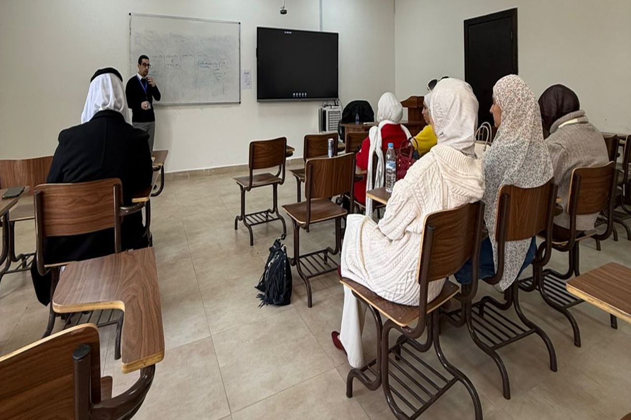 صيدلة "عمان العربية" تنظّم ورشة تفاعلية حول الأطر المهنية في قطاع الصيدلة ومتطلبات سوق العمل2