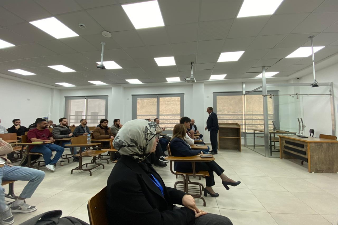 كلية الهندسة في "عمان العربية" تلتقي بطلبتها الجدد والقدامى والخريجين4