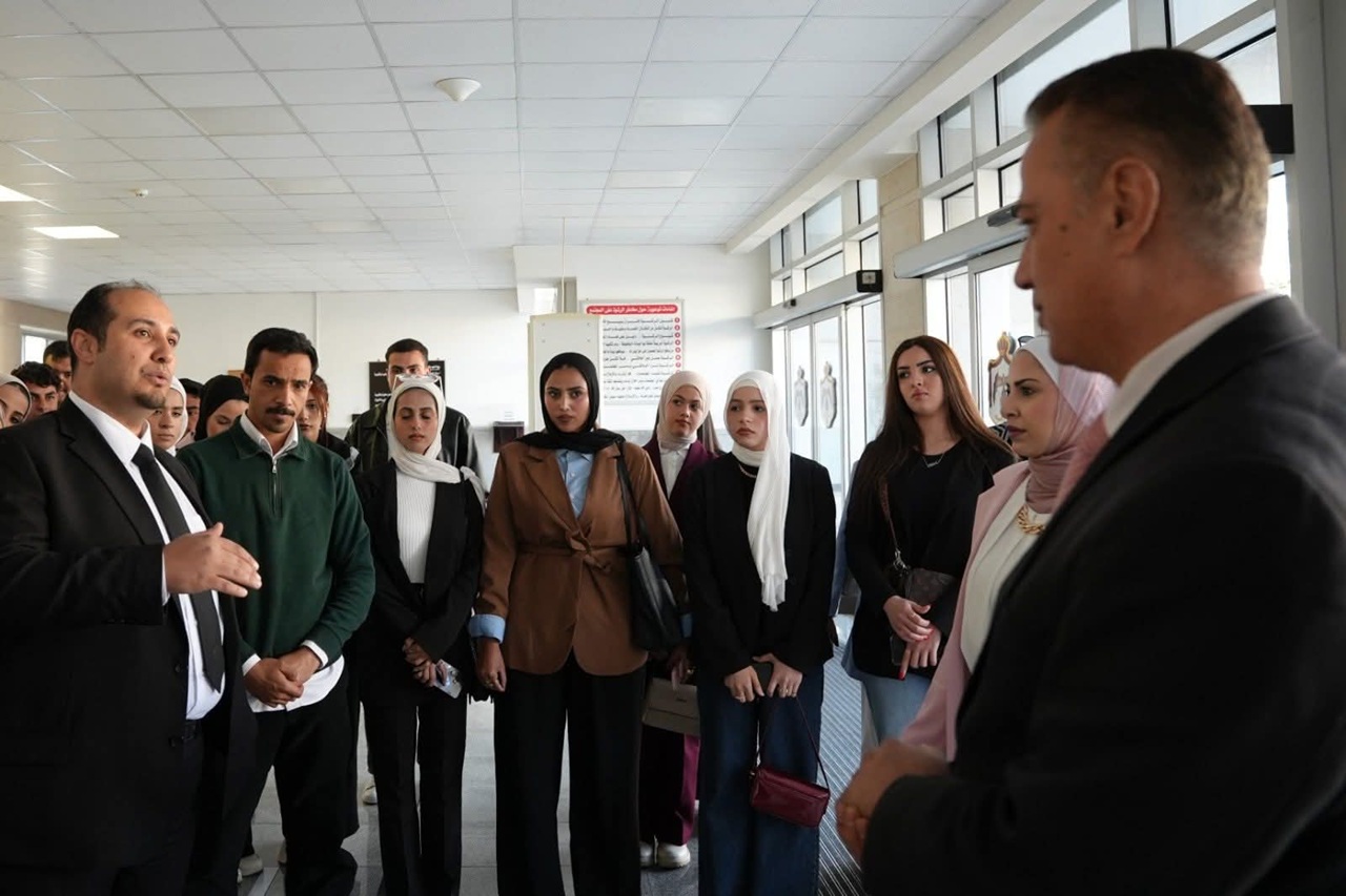 طلبة جامعة عمان العربية في زيارة علمية إلى المعهد القضائي الأردني لتعزيز المعرفة القانونية والتطبيقية1