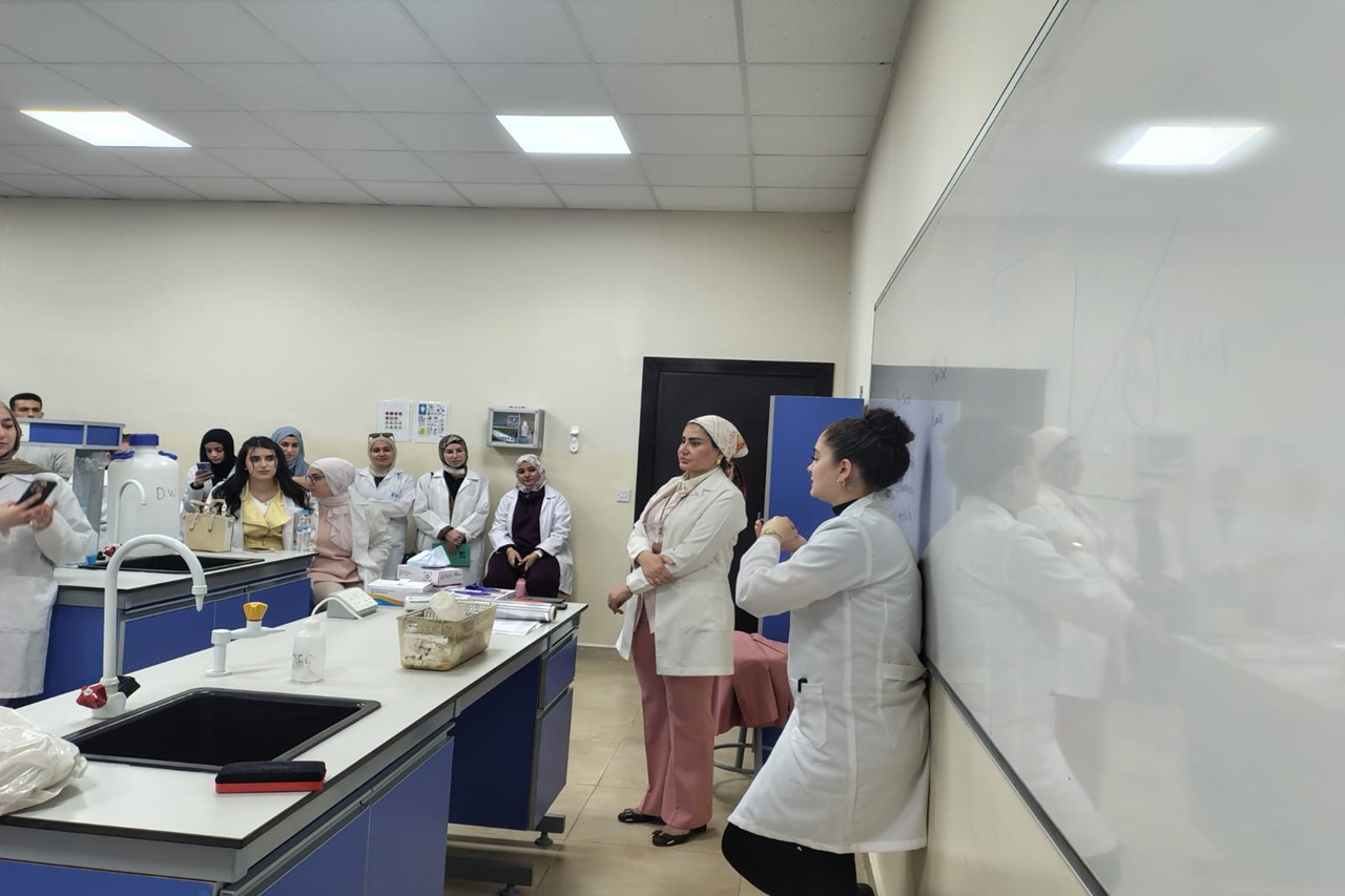 صيدلة "عمان العربية" تعقد ورشة تدريبية لطلبتها حول أسس التعامل مع الحيوانات في البحث العلمي1
