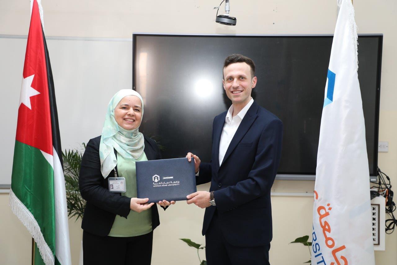 كلية الصيدلة في "عمان العربية" تنظّم لقاءً تشاورياً مع أرباب العمل لتعزيز مواءمة مخرجات البرامج الأكاديمية مع متطلبات سوق العمل23