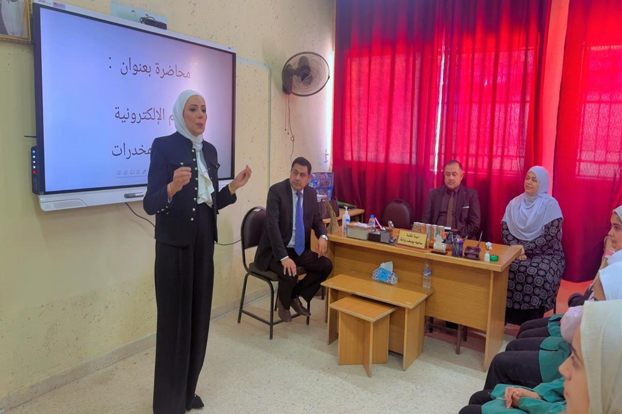 جامعة عمان العربية تنفّذ زيارة توعوية لطالبات مدرسة موبص الثانوية حول الجرائم الإلكترونية والمخدرات2