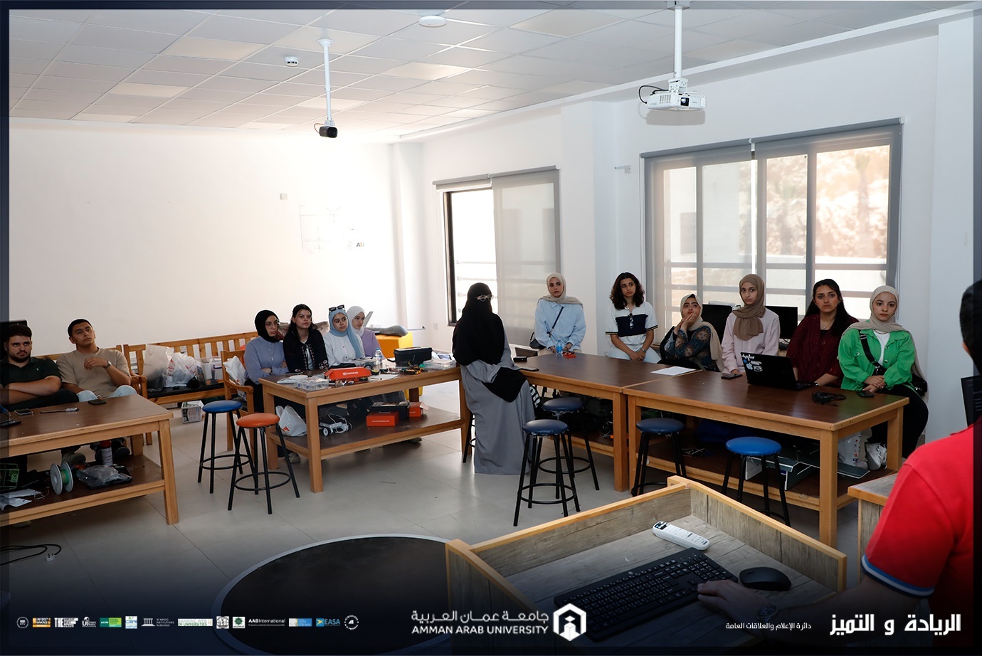 "عمان العربية" تعقد ورشة عمل متخصصة بالروبوتات الذكية وتطبيقاتها العملية