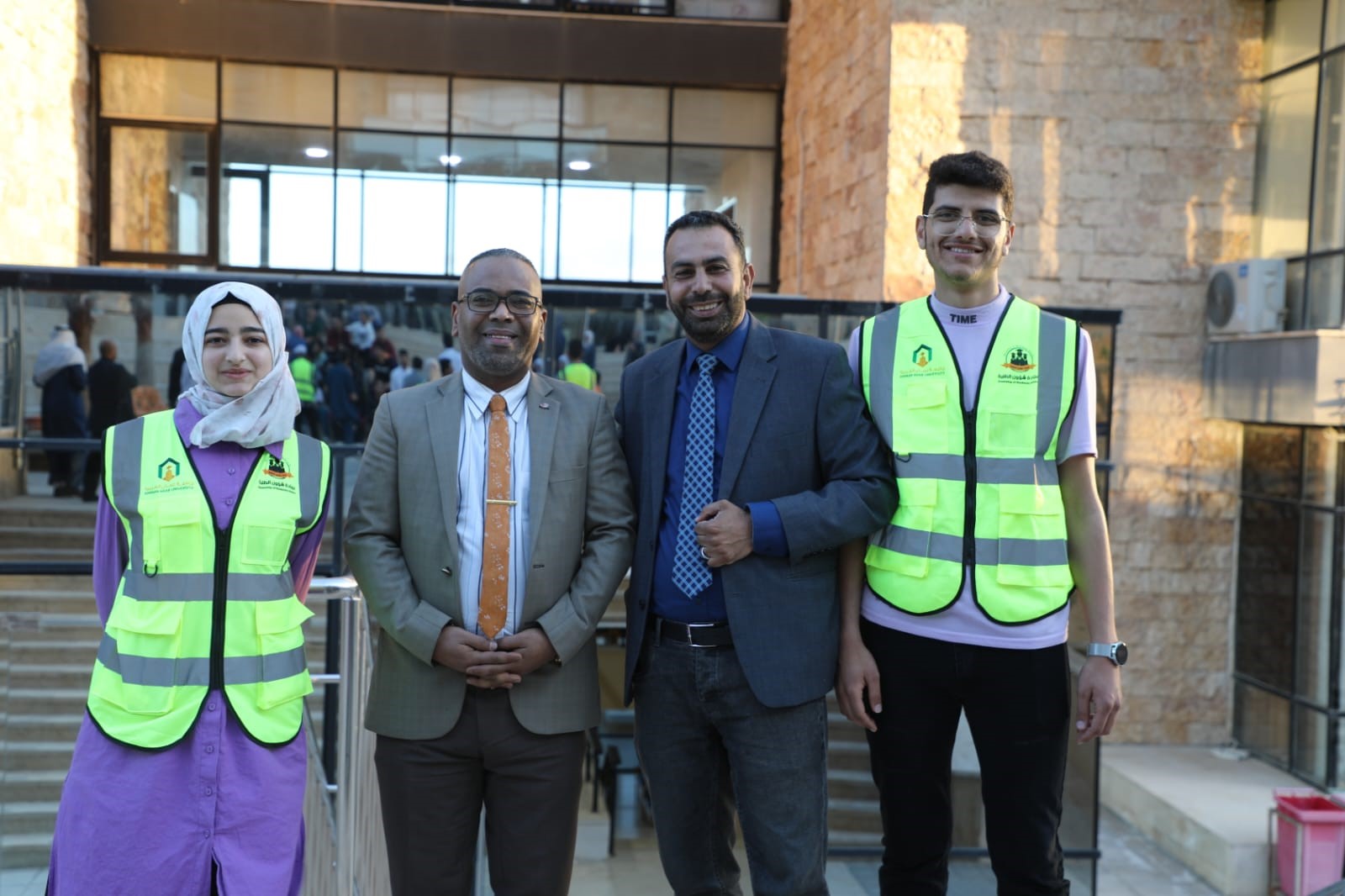 تربوية عمان العربية وبمشاركة عدة كليات تقيم إفطارا خيريا للطلبة ذوي الإعاقة السمعية5