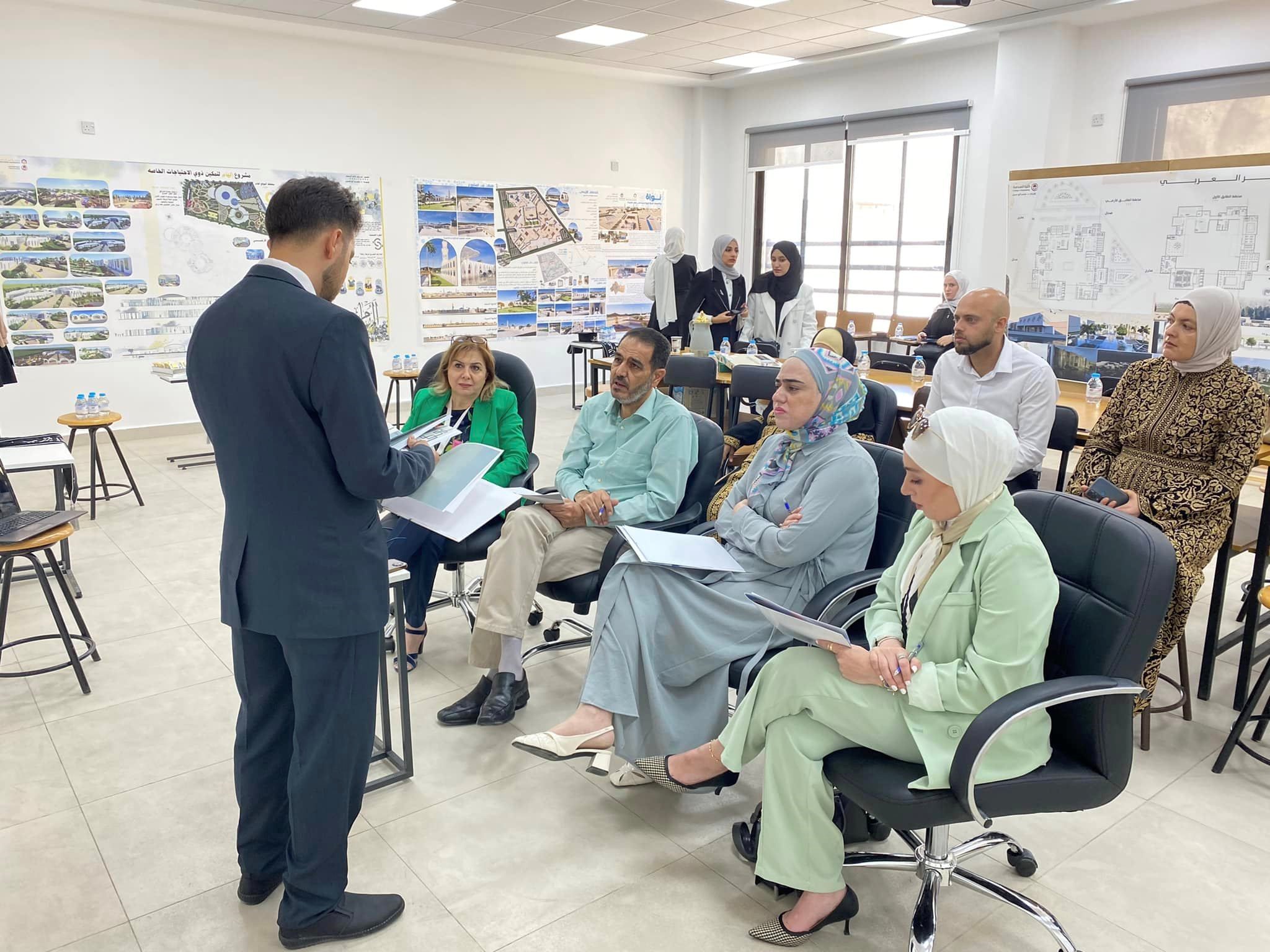 مشاريع تخرج بأفكار ريادية لطلبة هندسة العمارة في "عمان العربية"4