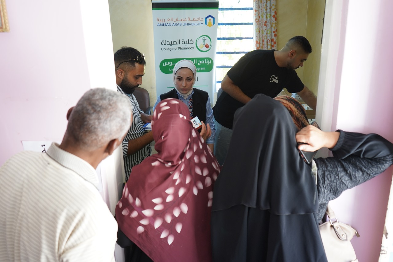 صيدلة " عمان العربية " تنظم يومًا طبيًا مجانيًا في محافظة جرش6