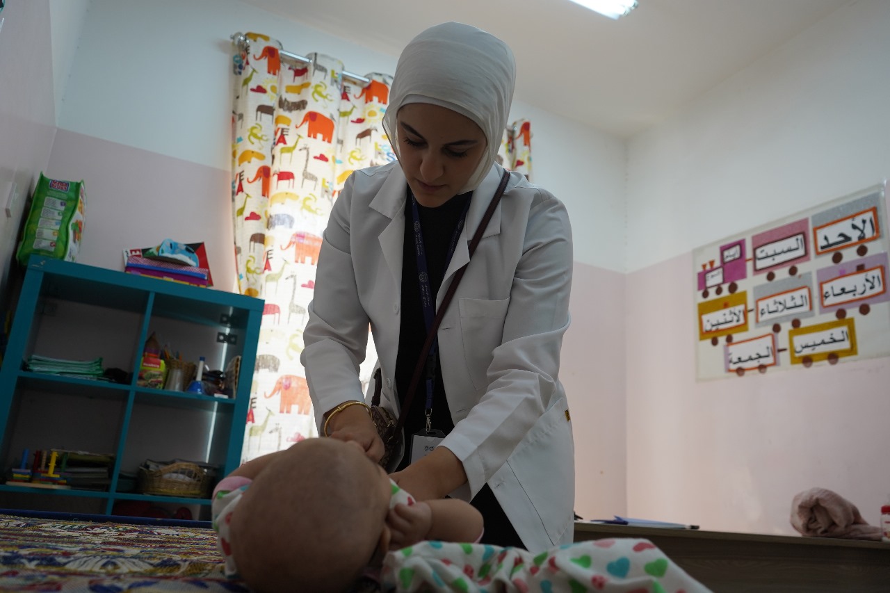 صيدلة " عمان العربية " تنظم يومًا طبيًا مجانيًا في محافظة جرش9