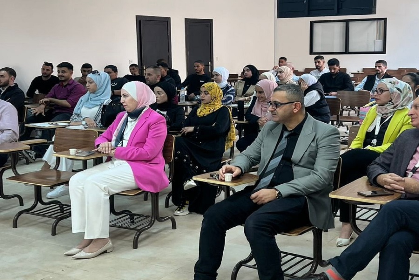 كلية الصيدلة في جامعة عمّان العربية تستقبل طلبتها الجدد بجلسة تعريفية شاملة1